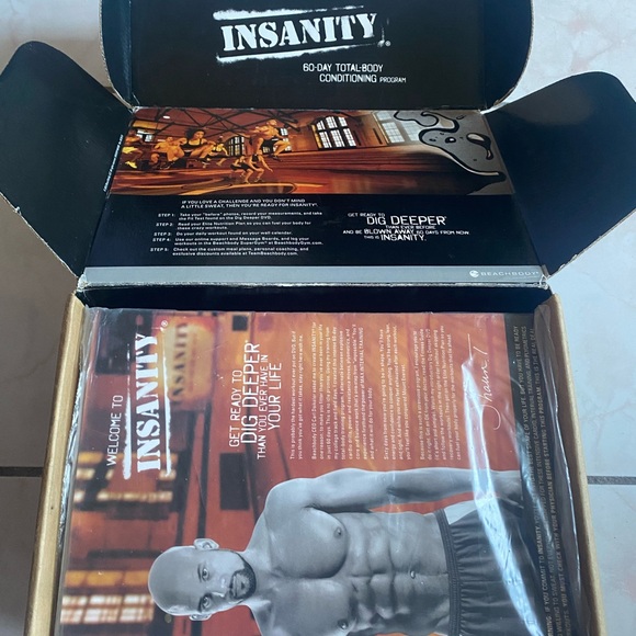 Insanity Total-Body Conditioning Program - Picture 7 of 9